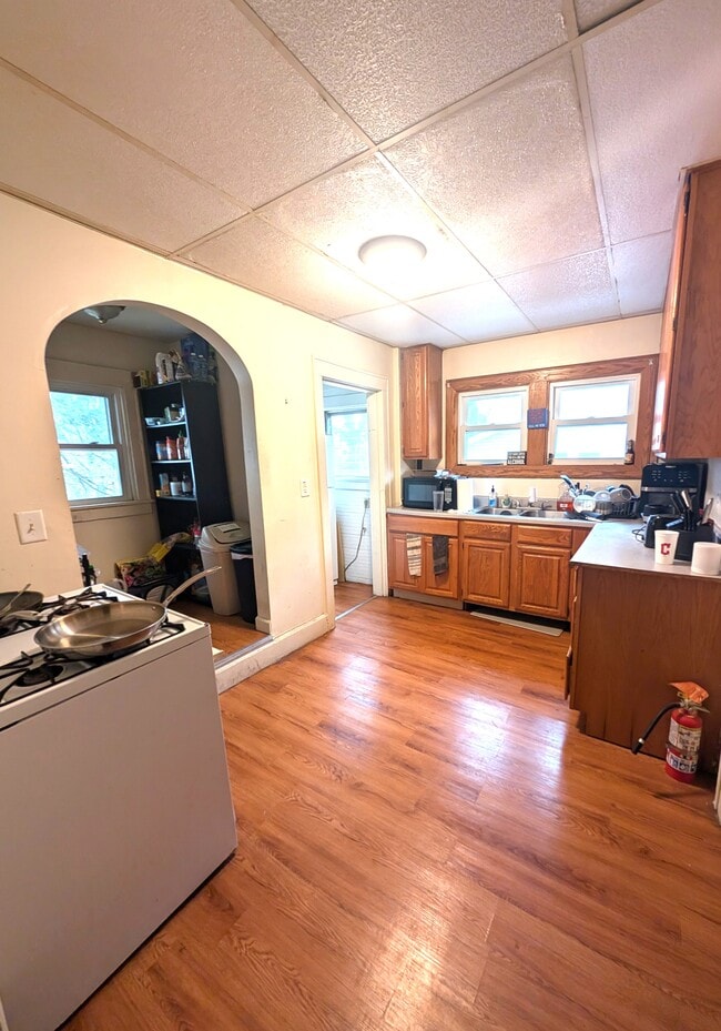 Building Photo - 624 Vine St