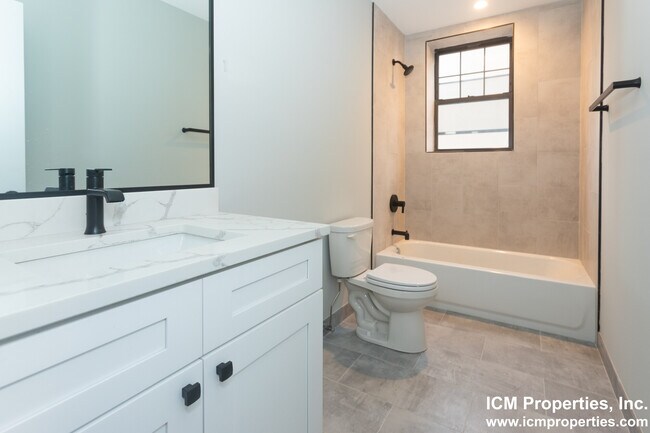 Building Photo - 4419 N Seeley Ave