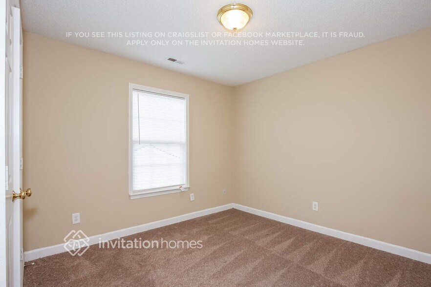 Building Photo - 1460 Summer Coach Dr