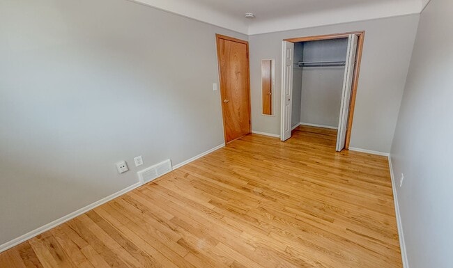 Building Photo - Fall in Love with Your Next Home! 1-Bedroo...