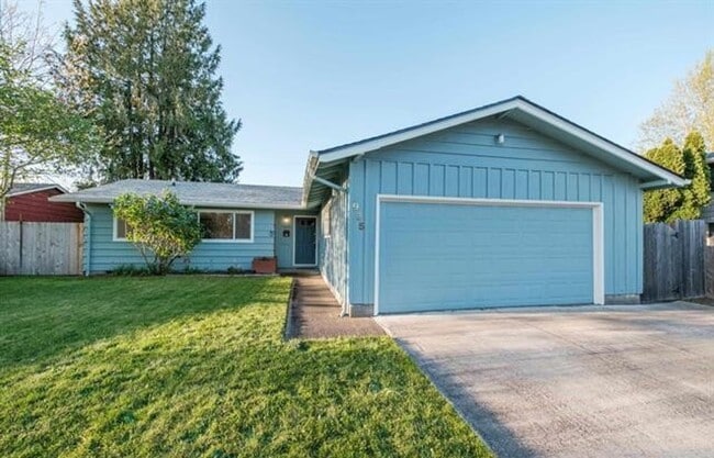 Building Photo - Charming One-Level Home with Private Yard ...