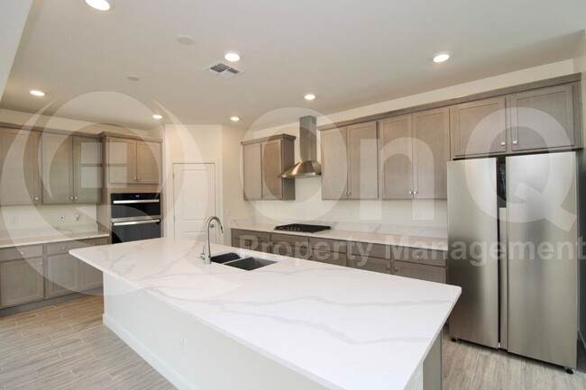 Building Photo - 2957 E Cherry Hill Dr