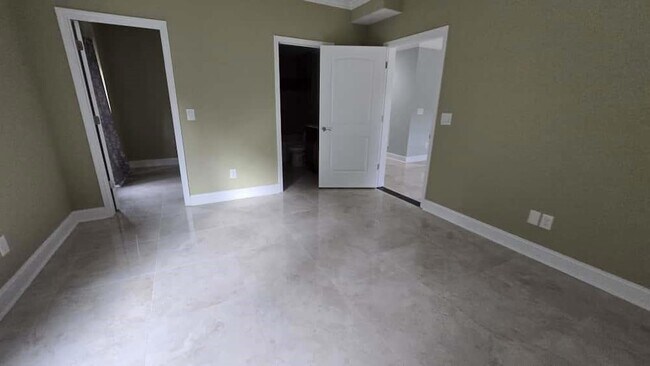 Building Photo - 6860 Rocking Horse Ln