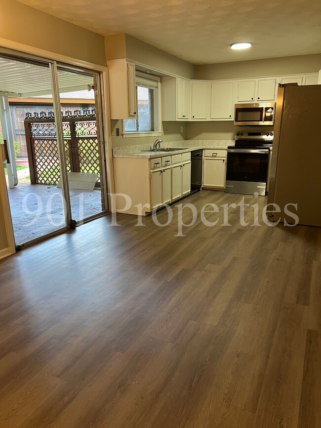 Building Photo - 5140 Longmeadow Cove