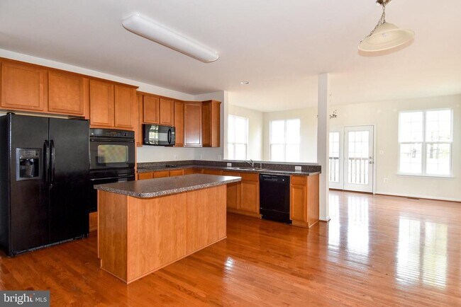 Building Photo - 3082 American Eagle Blvd