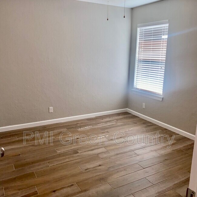 Building Photo - 21025 E 40th Pl S