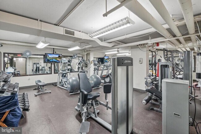 Building Photo - 950 25th St NW