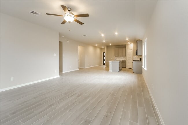 Building Photo - 610 Ellwood Terrace Ln