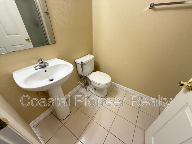 Building Photo - 10337 Stratford Pointe Ave