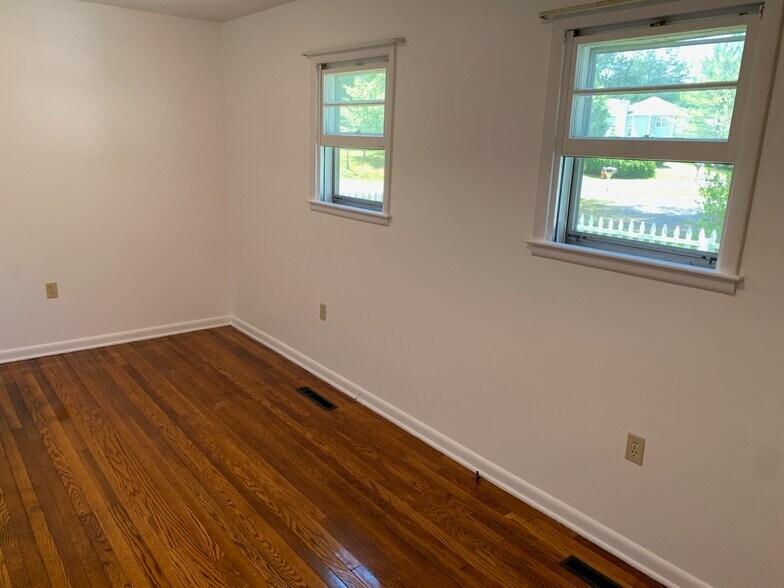 Long room - 246 Sapsucker Woods Rd