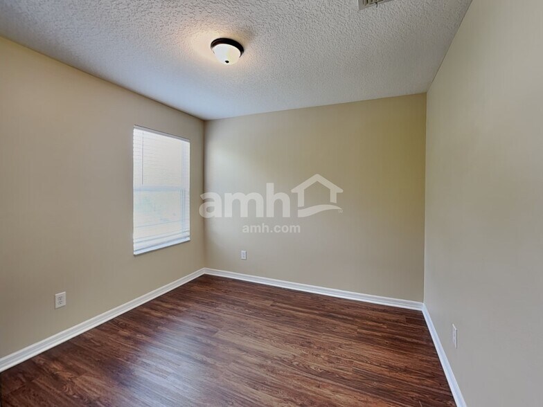 Building Photo - 1419 Hunterman Ln