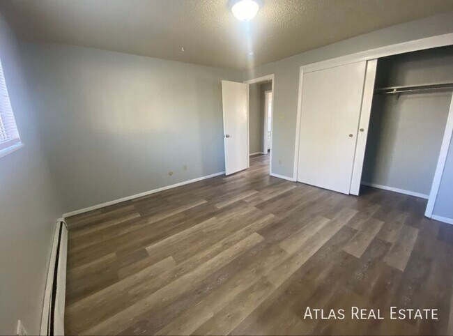 Building Photo - 2855 Montebello Dr W