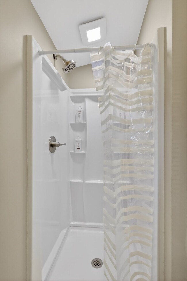 Building Photo - 823 Avenida Hermosa