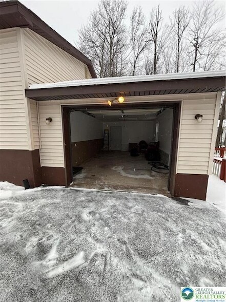 Building Photo - 9203 Westwood Dr