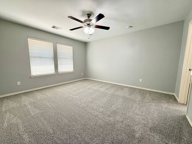 Building Photo - Great Family Home, Great Neighborhood