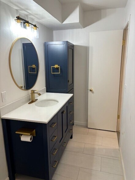 Building Photo - 4406 E 68th St