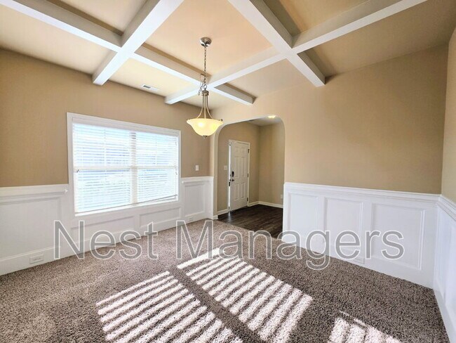 Building Photo - 389 Roanoke Dr