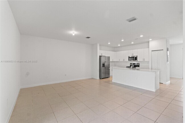 Building Photo - 26487 SW 148th Ave