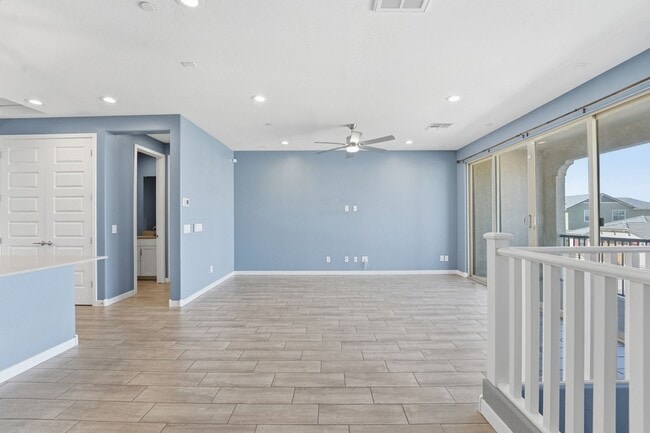 Building Photo - ** Like new Luxurious Modern townhome with 2 Master Suits in Warner Meadows**