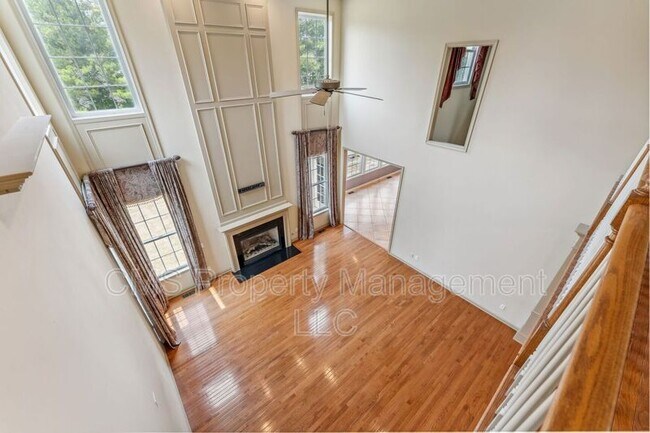 Building Photo - 44 Equestrian Way