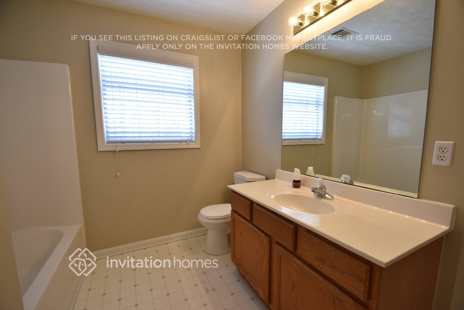 Building Photo - 2624 Sterling Dr NW