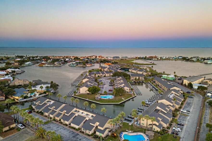 Building Photo - 1902 Bayhouse Dr