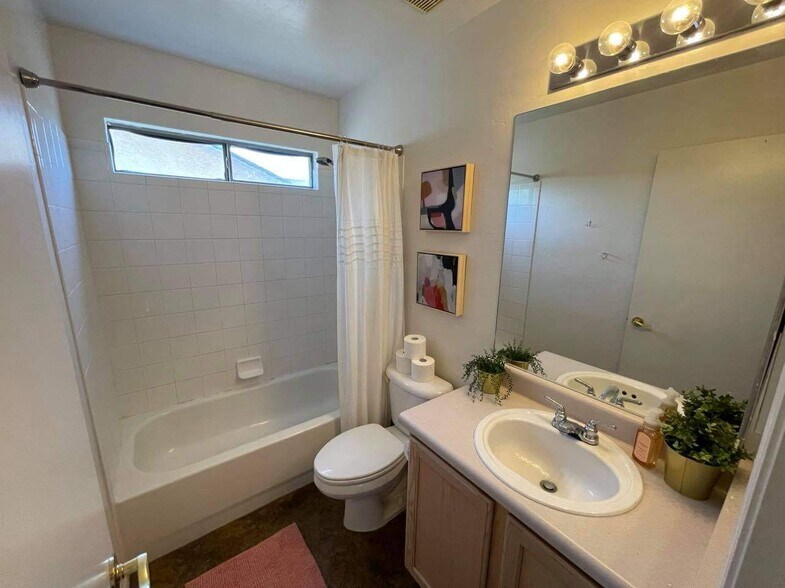 Upstairs Bathroom - 8697 S Desert Rainbow Dr