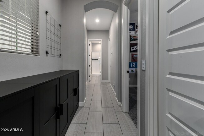 Building Photo - 20399 E Mockingbird Dr