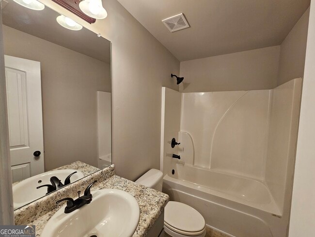 Building Photo - 6056 Oak Bend Ct