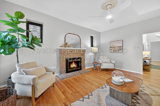 Building Photo - 5559 Pershing Ave