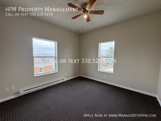 Building Photo - 2722 Lincoln Way E