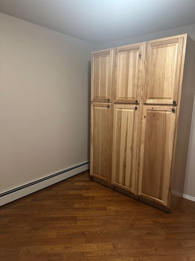 Building Photo - 380 Shoshone Ave