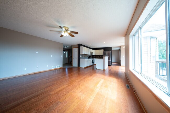 Building Photo - 10415 Ponds Way