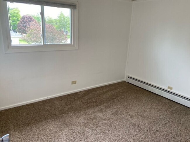 Building Photo - 3614 Sternberg Avenue