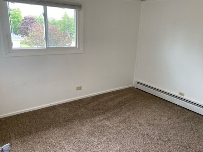 Building Photo - 3614 Weiland Ave