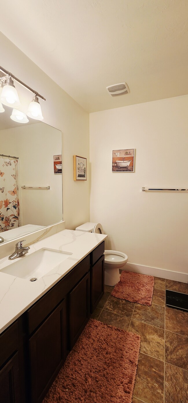 Building Photo - 5213 W Fortrose Dr