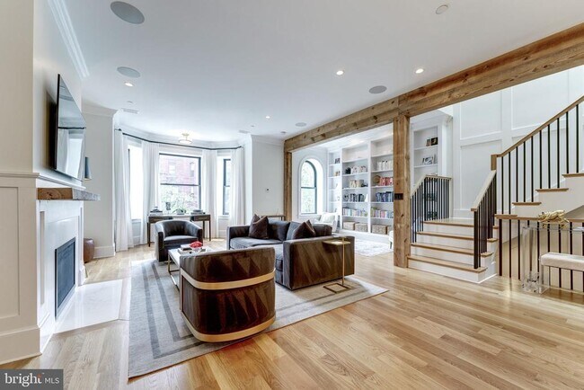 Building Photo - 1327 R St NW