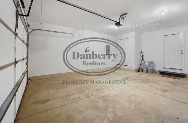 Building Photo - 14866 Lake Winds Dr