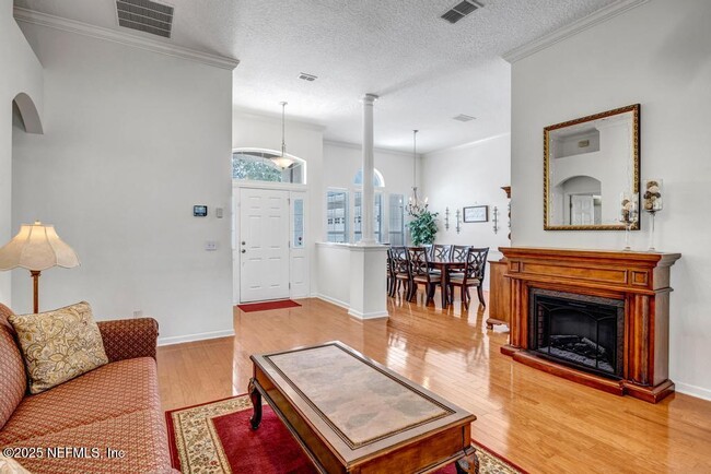 Building Photo - 624 Headwaters Ln