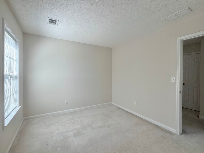 Building Photo - 510 Keeneland Ave