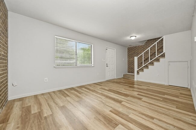 Building Photo - 8665 N Anna Way