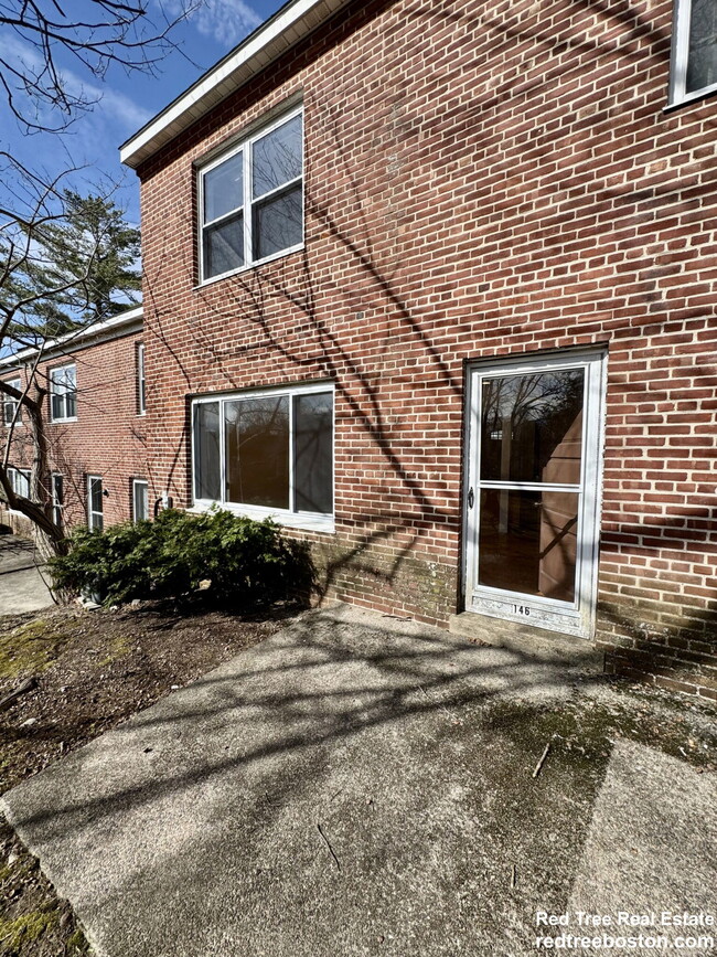 Building Photo - 146 Independence Dr