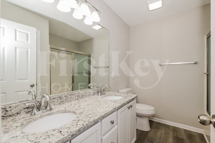 Building Photo - 4944 Lighthouse Ct