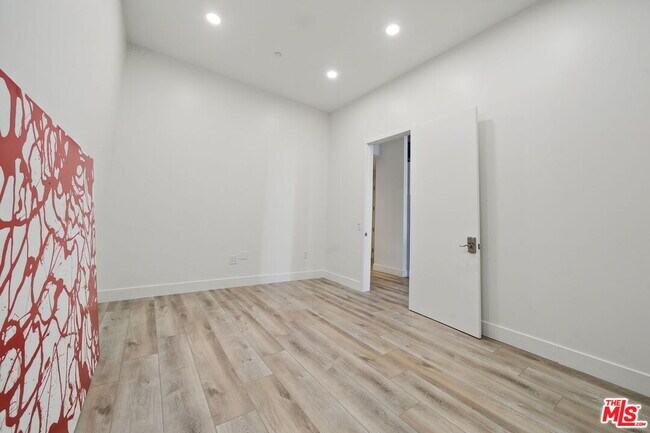 Building Photo - 3223 W 6th St