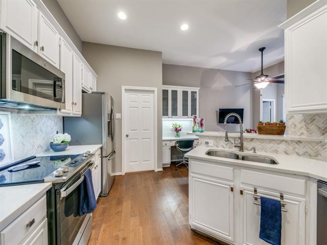 Building Photo - 10805 Stone Canyon Rd