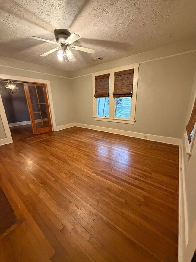 Building Photo - Midtown Bungalow 2BR House in Columbus Near Park