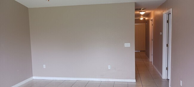 Building Photo - 502 Albatross Dr