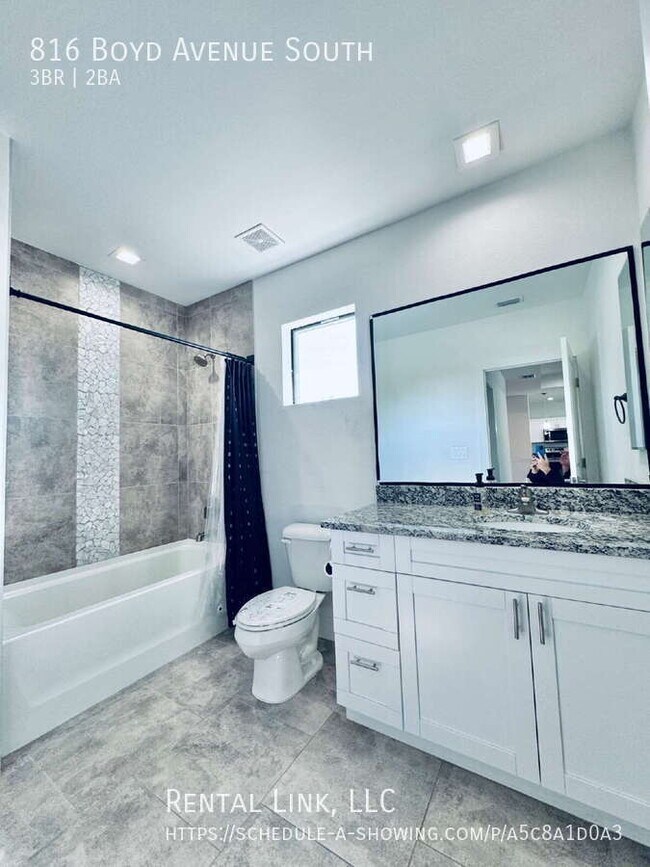 Building Photo - 816 Boyd Ave S