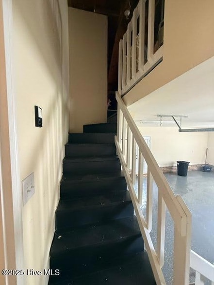 Building Photo - 714 San Juan Rd