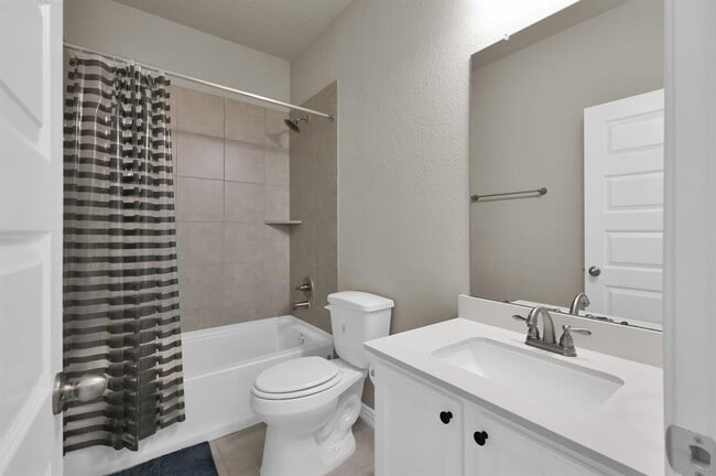 Building Photo - 17052 Easter Lily Dr